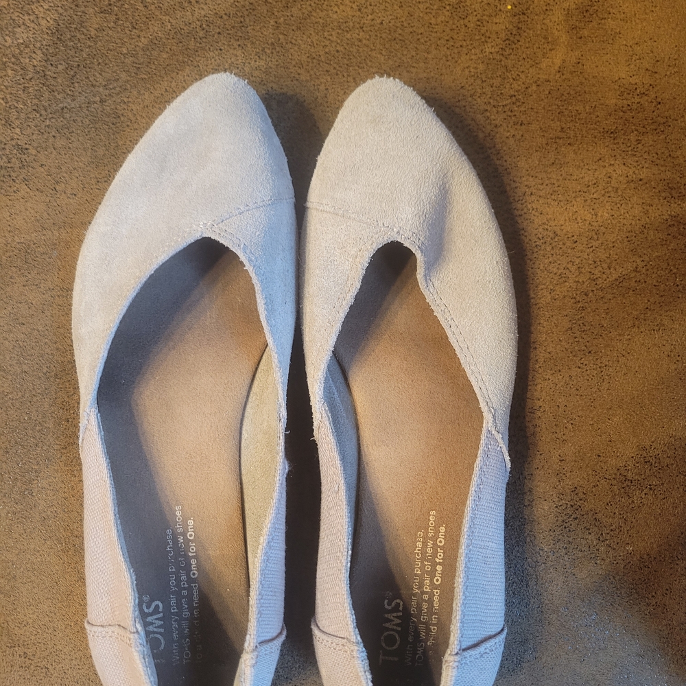 TOMS Women's Light Beige Flats